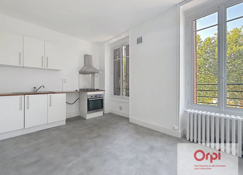 Appartement Place Louis Bavay à Montluçon