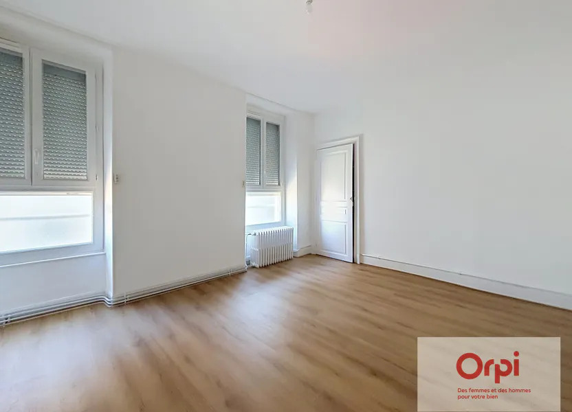 Appartement Place Louis Bavay à Montluçon