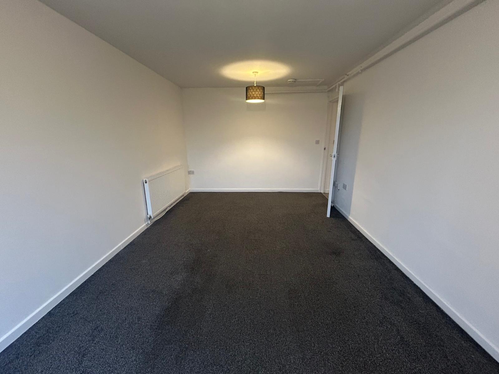 Flat Illingworth Close in Halifax