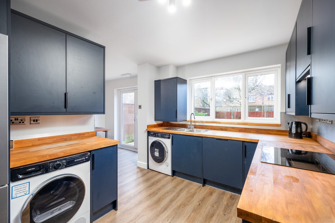 Room Kynaston Avenue in Stoke Mandeville