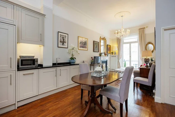 Flat Harcourt Terrace in Greater London