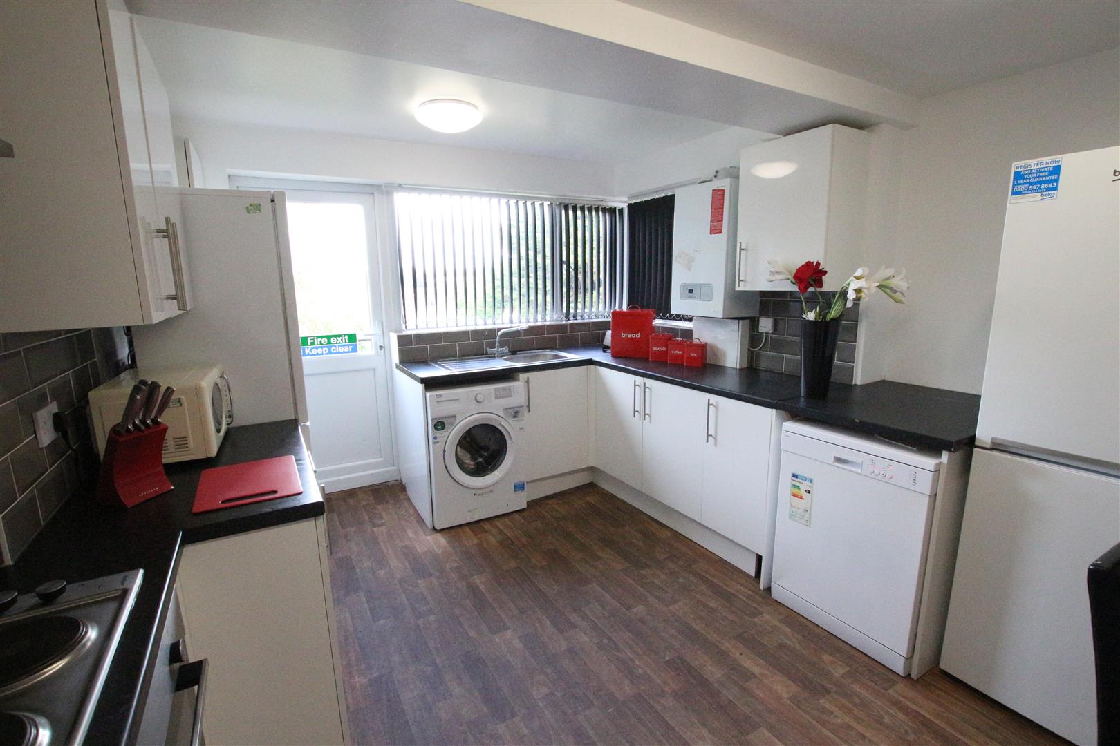Room Rothersthorpe Road in Far Cotton
