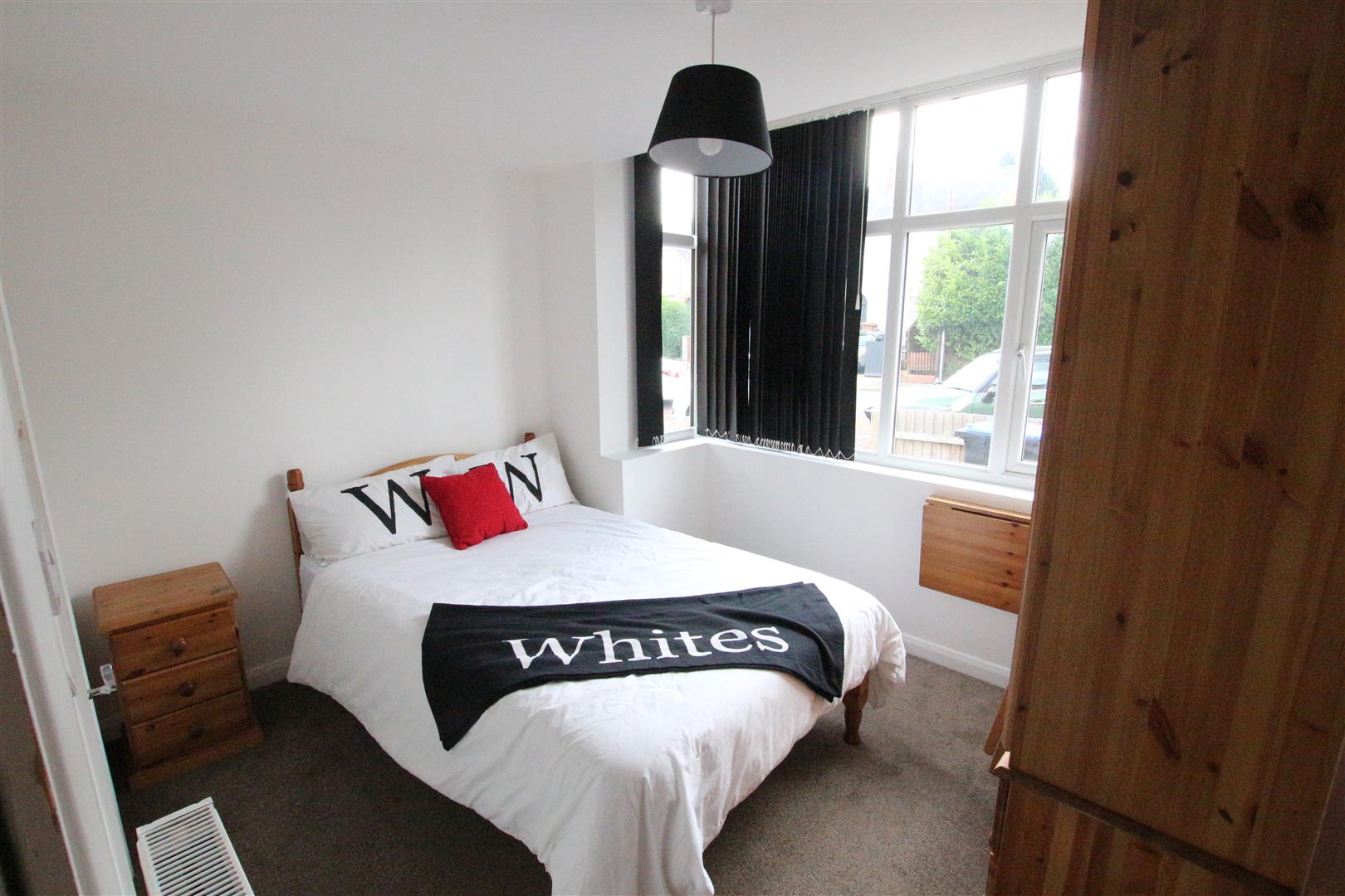Room Rothersthorpe Road in Far Cotton