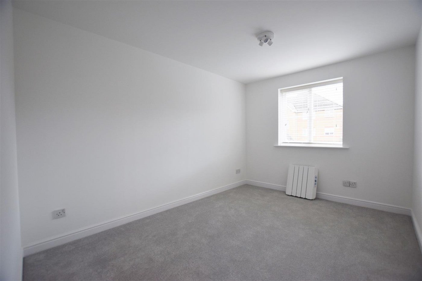 Flat Dairyman Close in Greater London