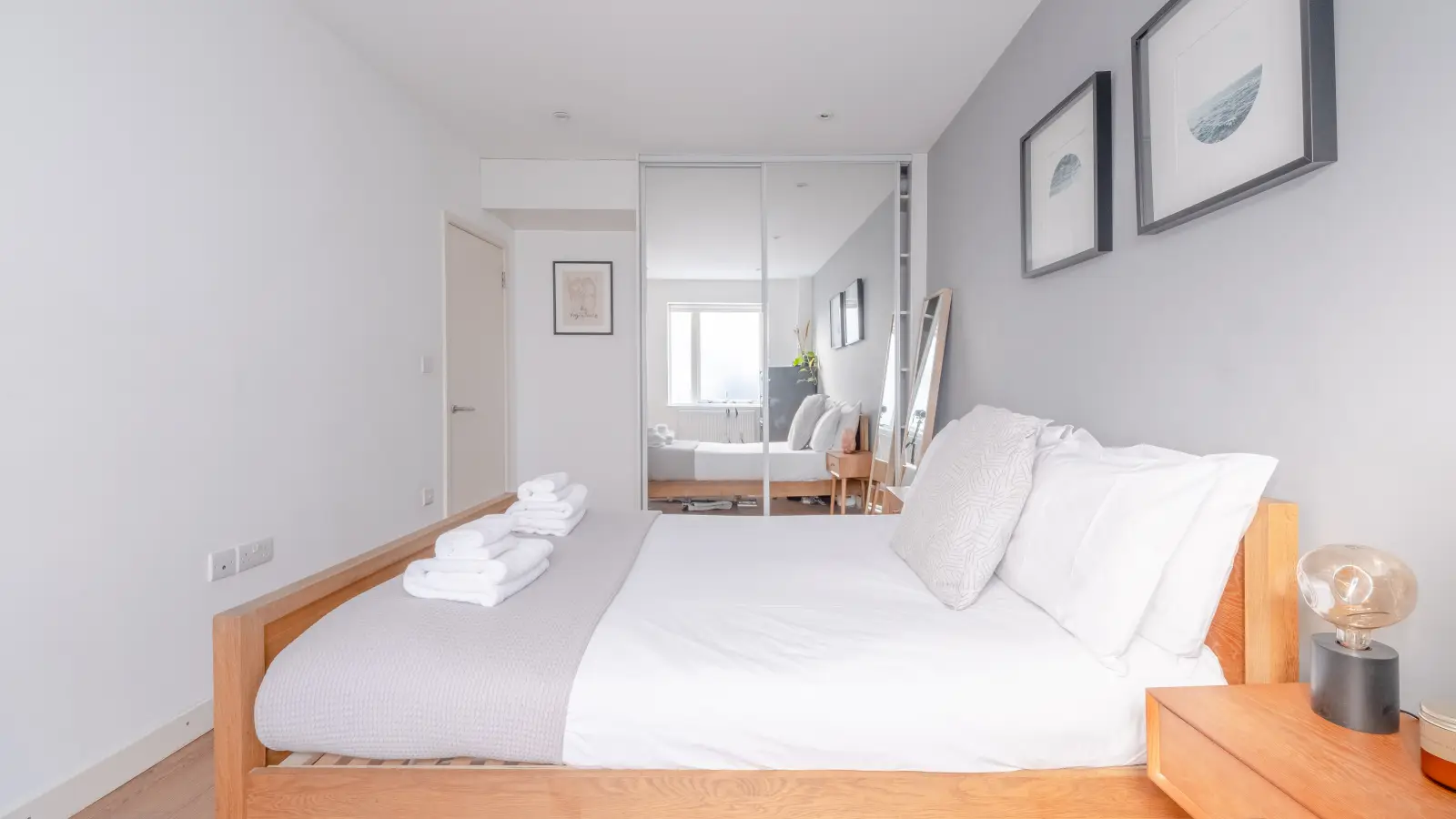 Flat Downham Road in Greater London