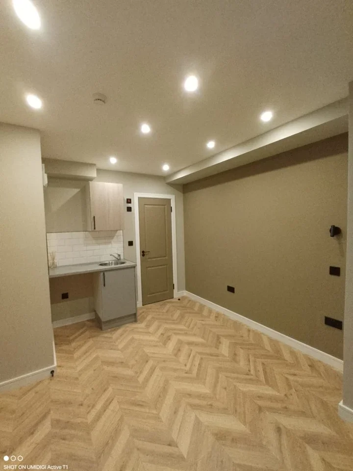 Room Valentine Road in Greater London