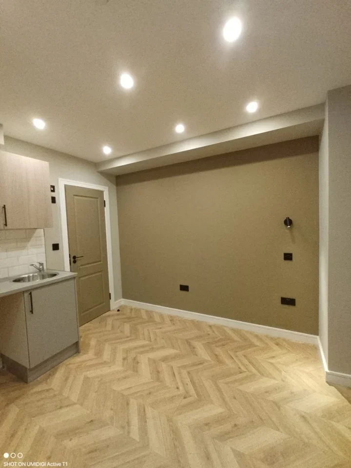 Room Valentine Road in Greater London