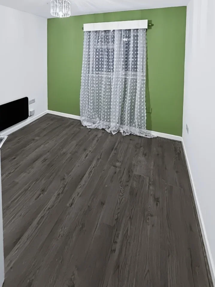 Flat Ashburton Road in Greater London
