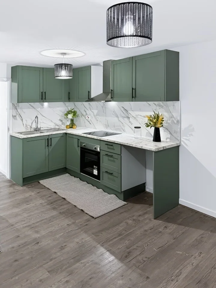 Flat Ashburton Road in Greater London