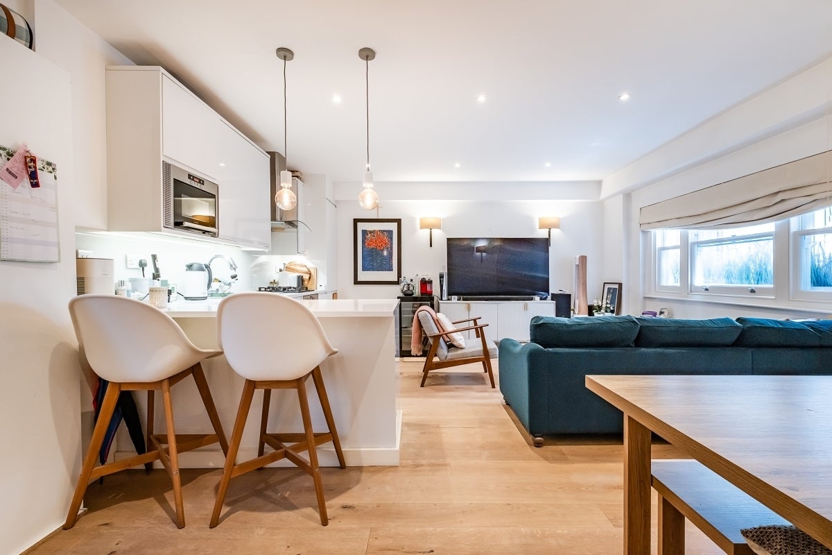 Flat Charlwood Street in City of Westminster