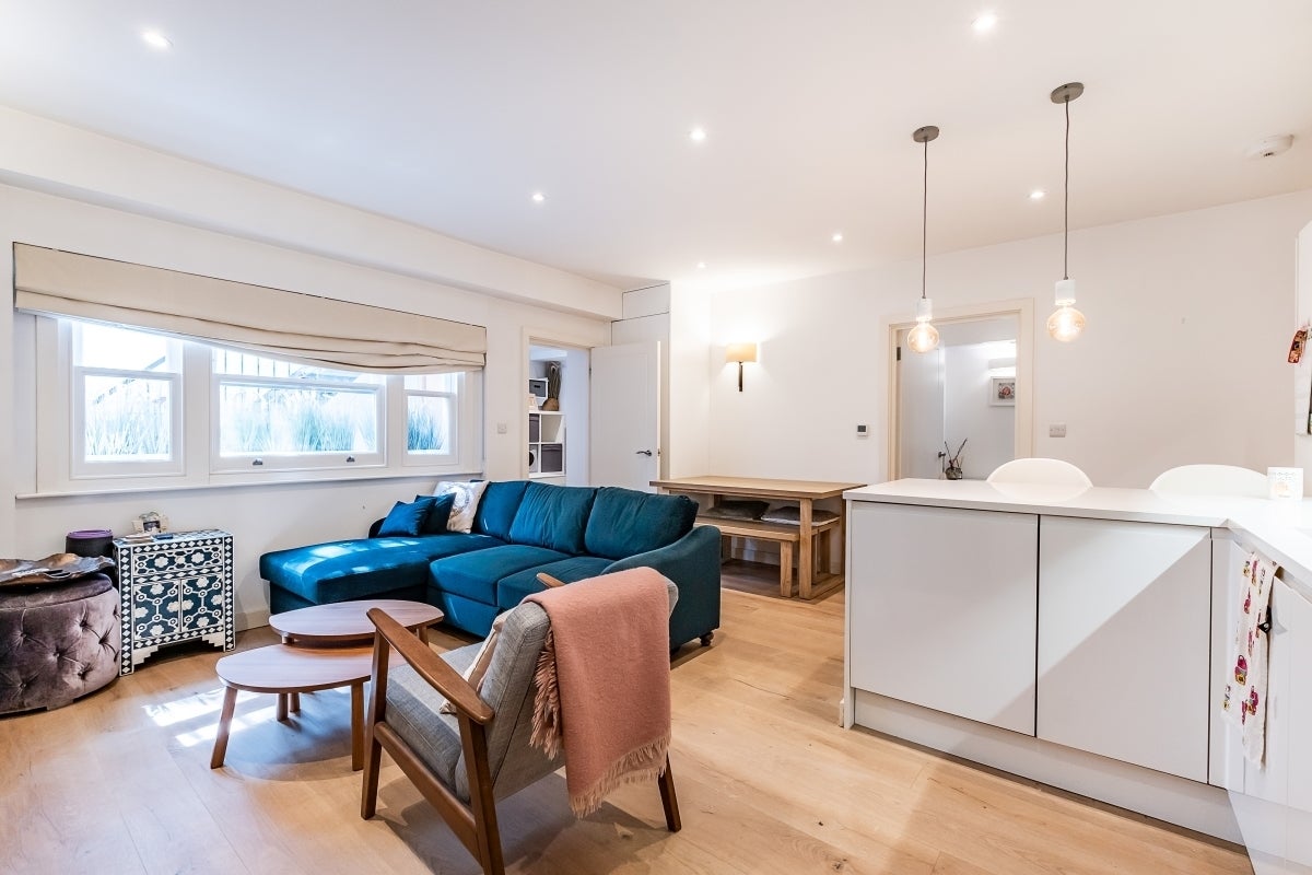 Flat Charlwood Street in City of Westminster