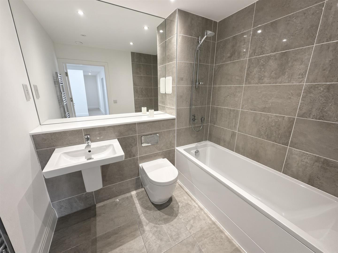 Flat Farriers Way in Houghton Regis