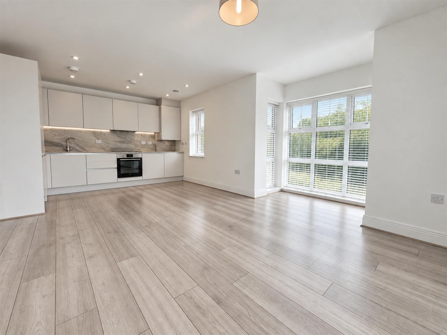 Flat Farriers Way in Houghton Regis