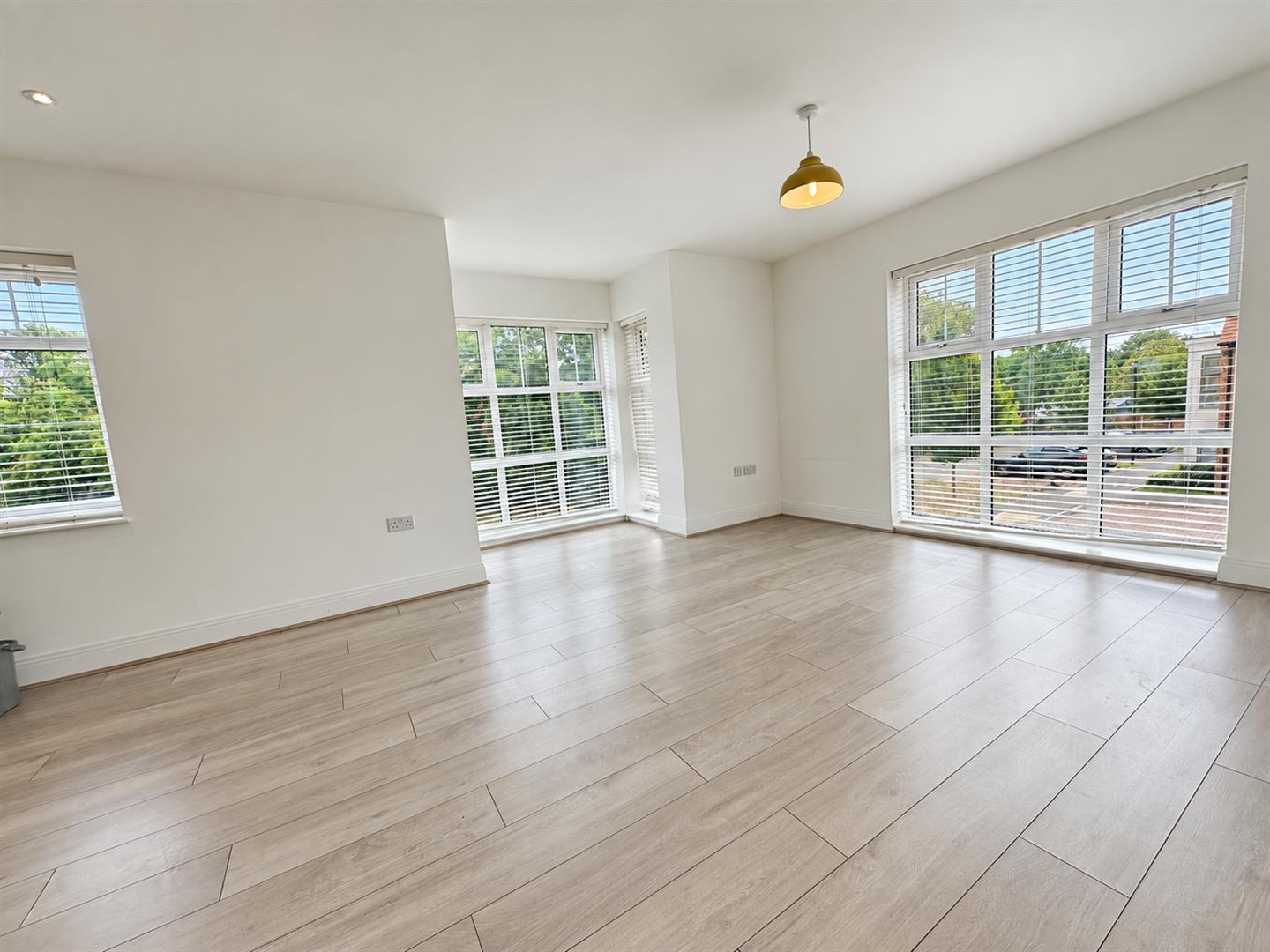 Flat Farriers Way in Houghton Regis