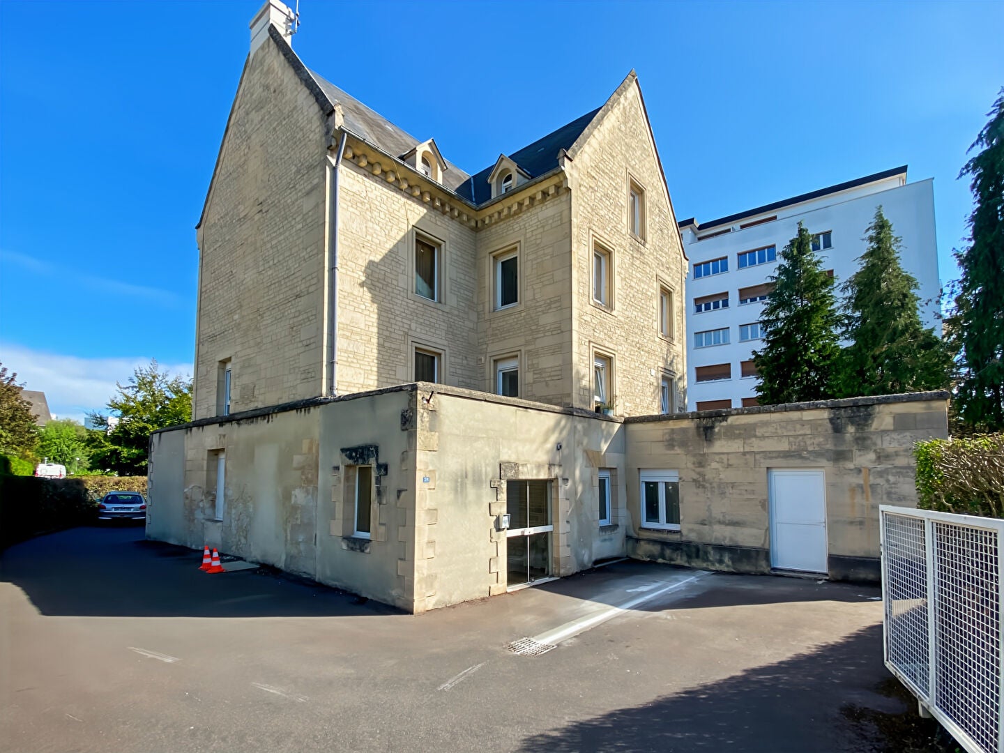 Flat D 405 in Caen