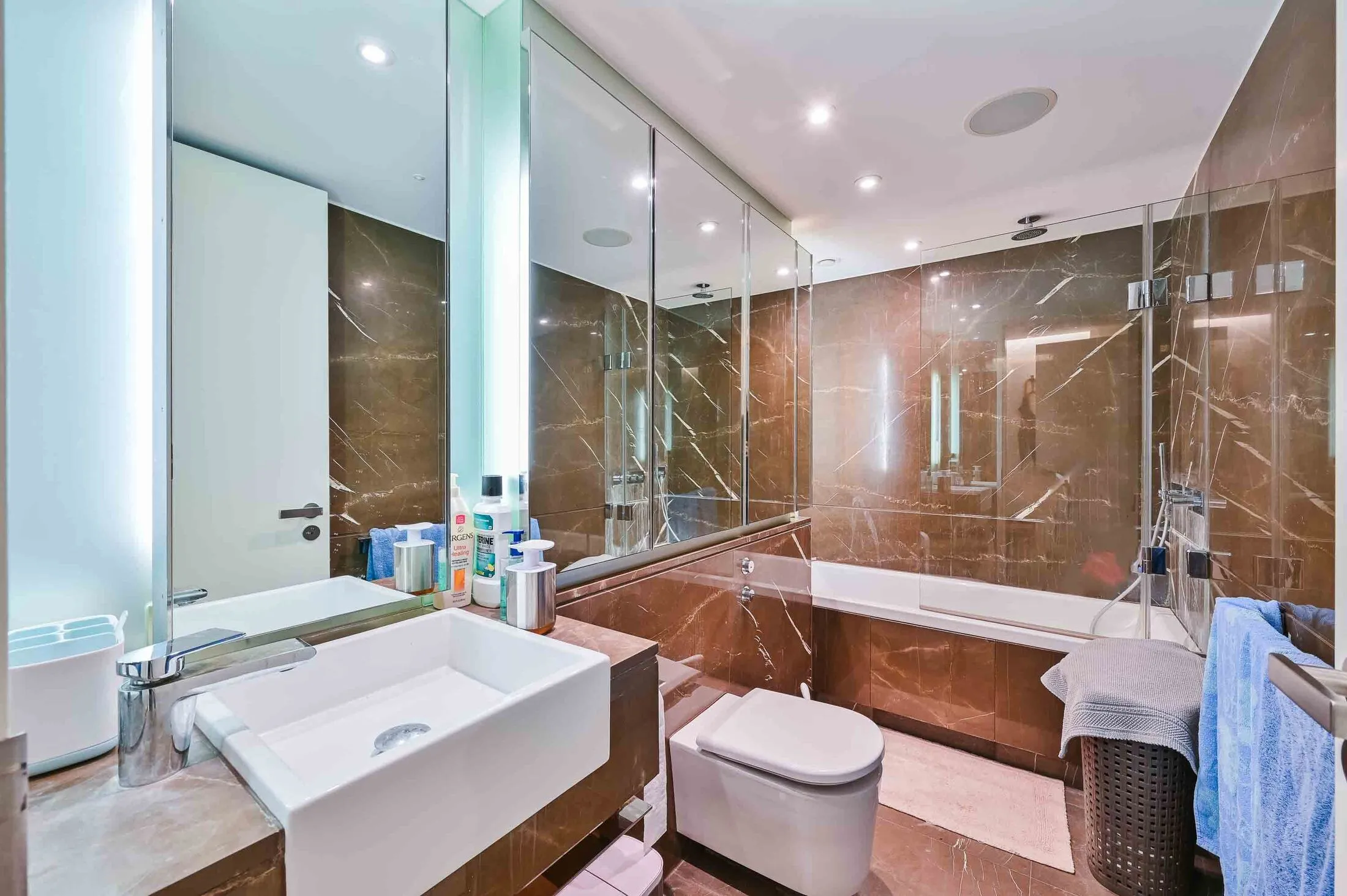 Flat Triton Street in Greater London
