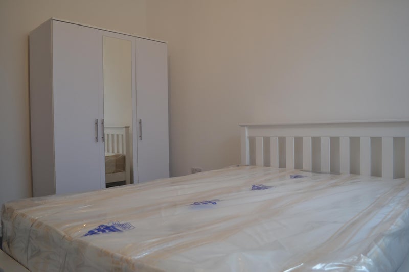 Flat Eldon Road in Greater London