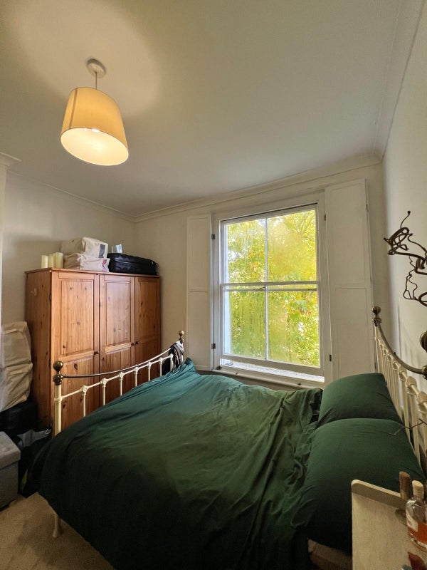 Room Hillmarton Road in Greater London