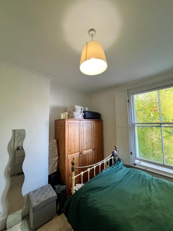 Room Hillmarton Road in Greater London