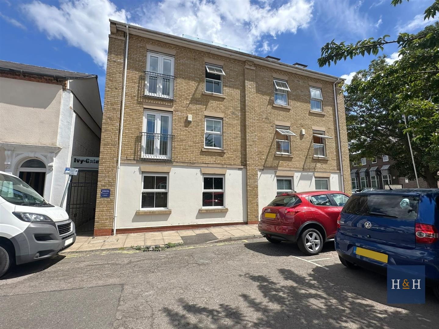 Flat Palmerston Road in Northampton