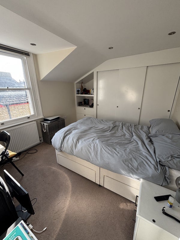 Room Bramfield Road in Greater London