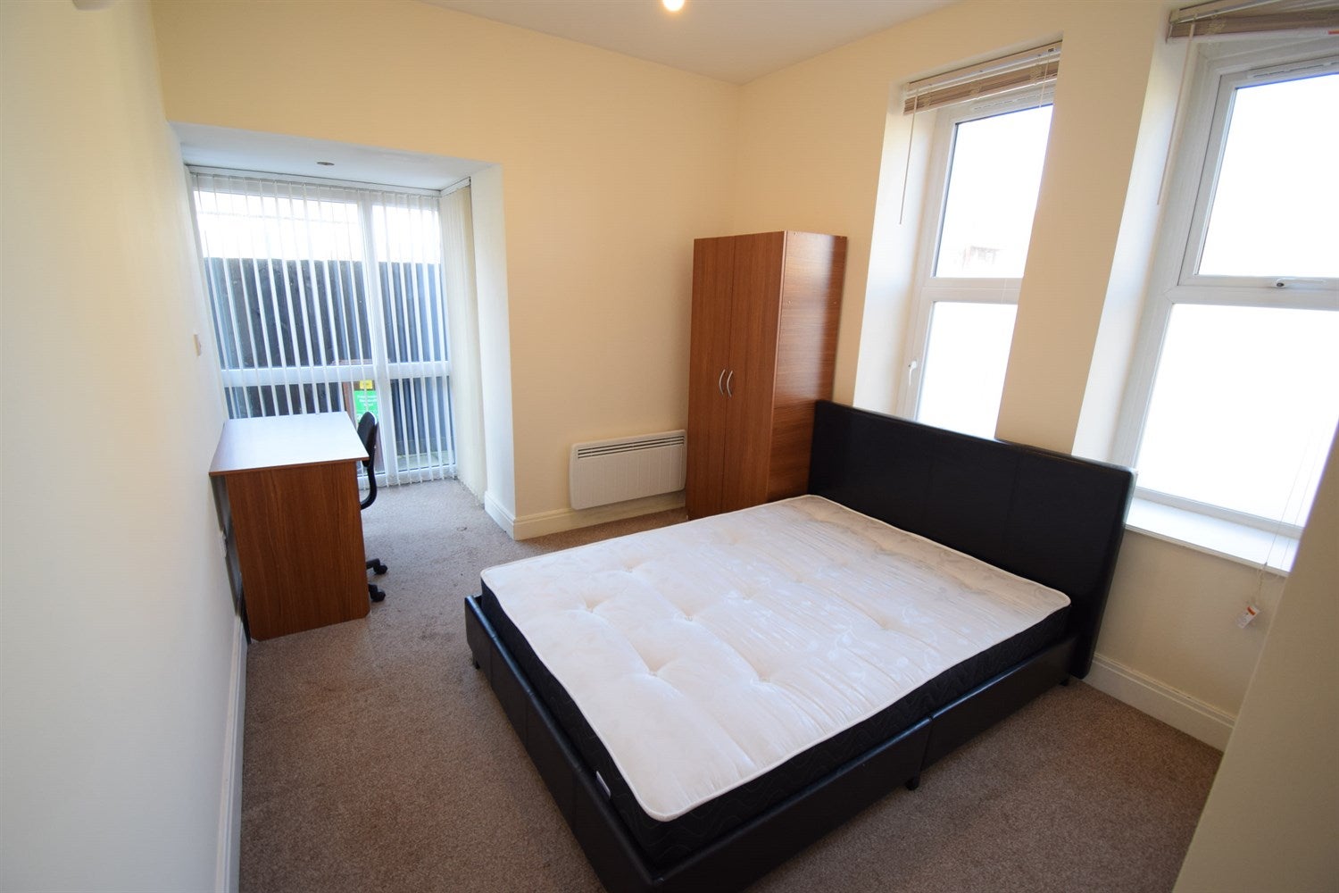 Flat Crwys Road in Cardiff