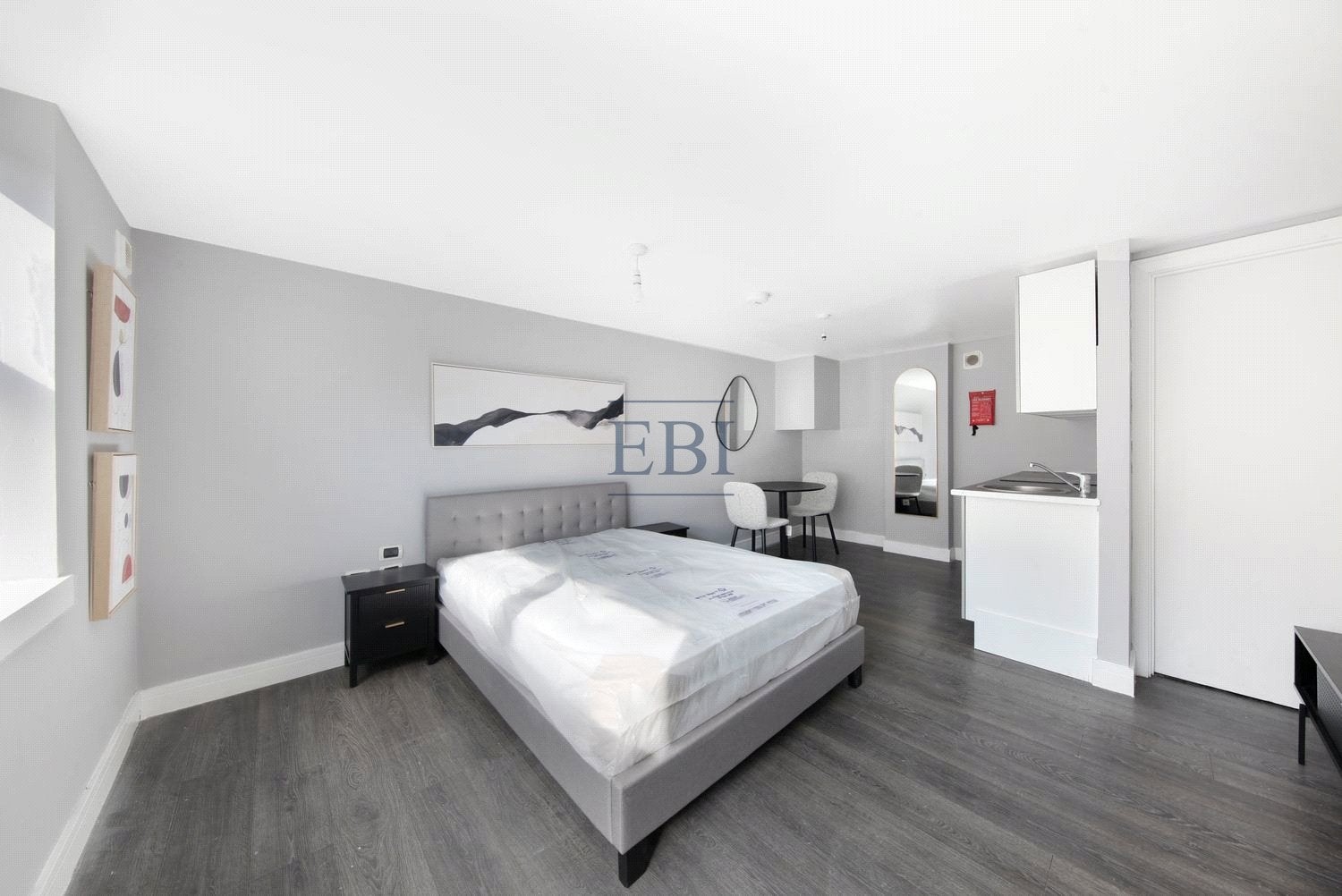 Flat Hermitage Lane in Greater London
