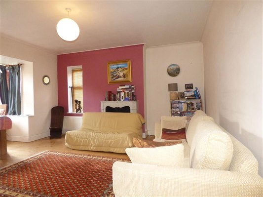 Flat Monks Drive in Greater London