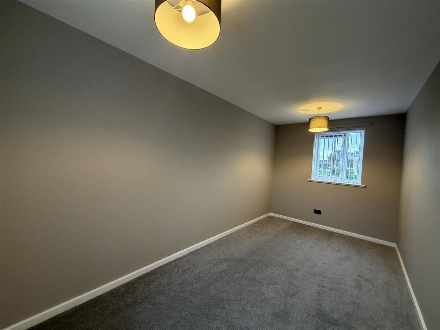 House Falkirk Close in Hull
