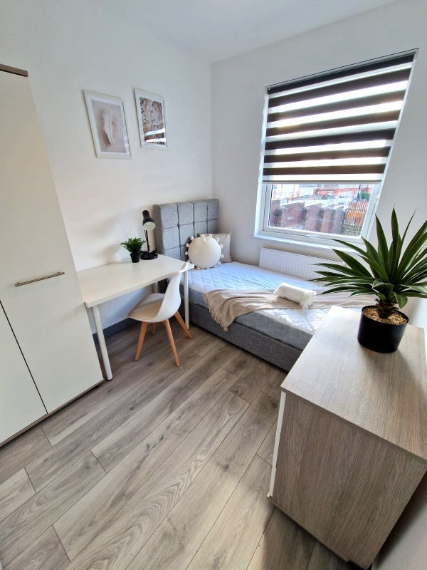 Room Eastern Avenue in Sheffield