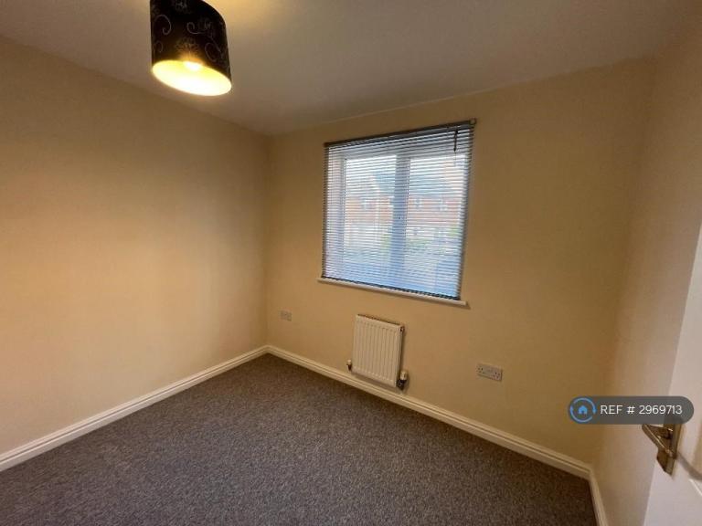 Flat Lloyds Way in Stratford-on-Avon