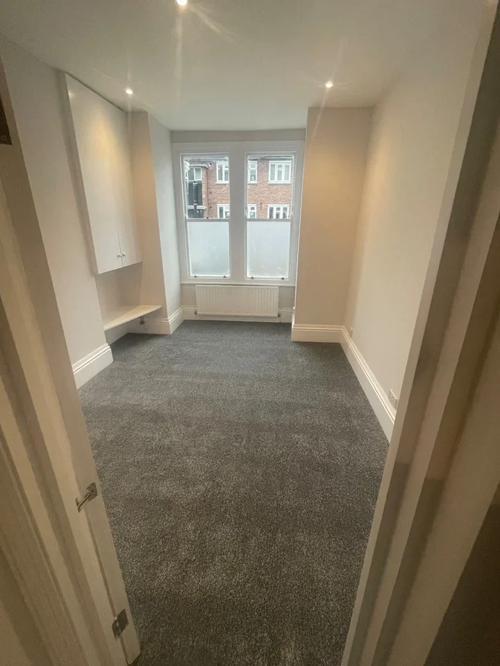 Flat Himley Road in Greater London