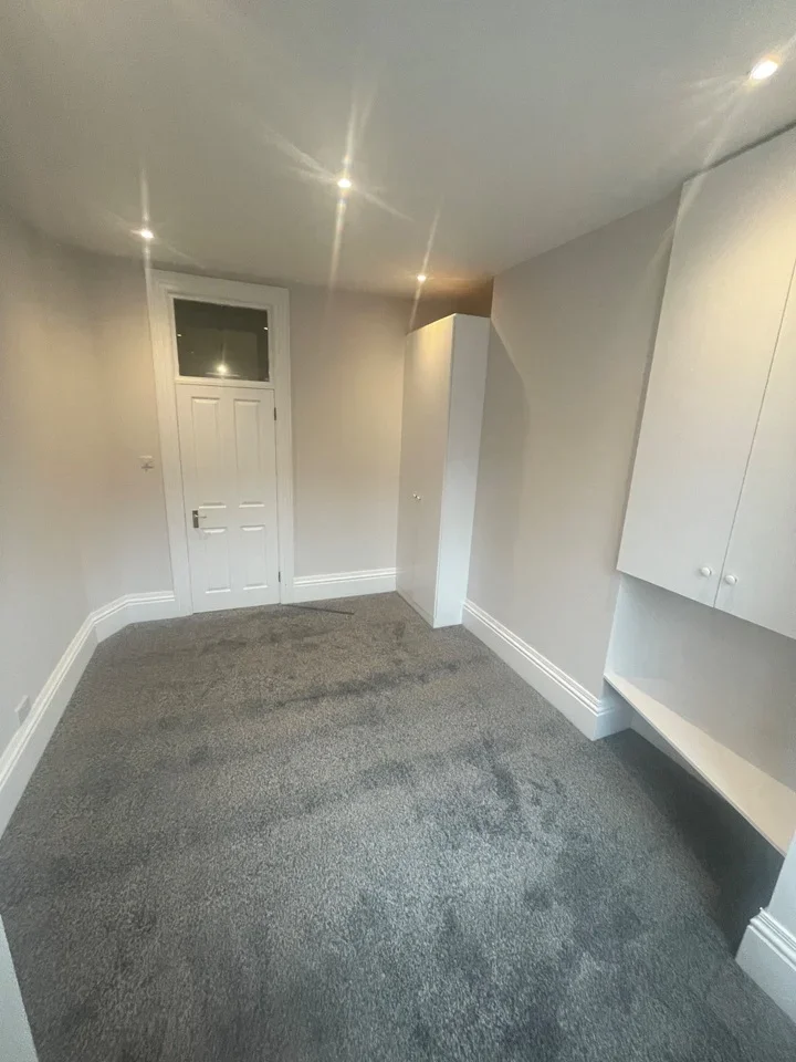 Flat Himley Road in Greater London