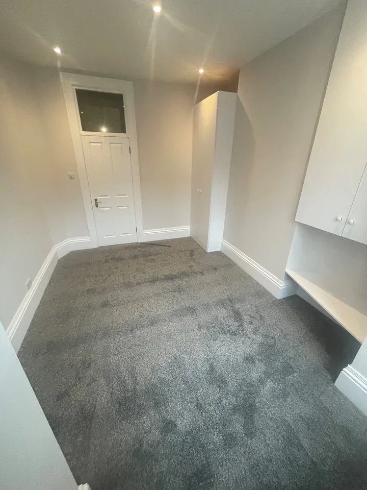 Flat Himley Road in Greater London