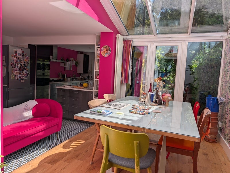 Room Ridley Road in Greater London