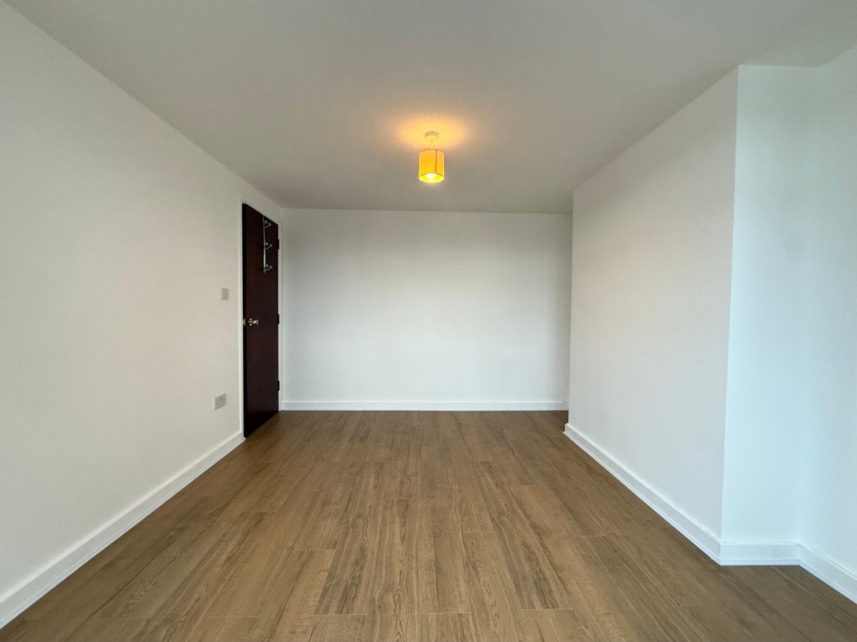 Room Malvern Avenue in Greater London