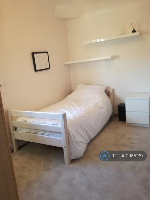 Room Galsworthy Road in Greater London