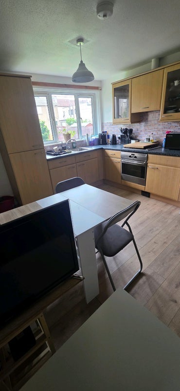 Room Northfield Drive in City of Edinburgh