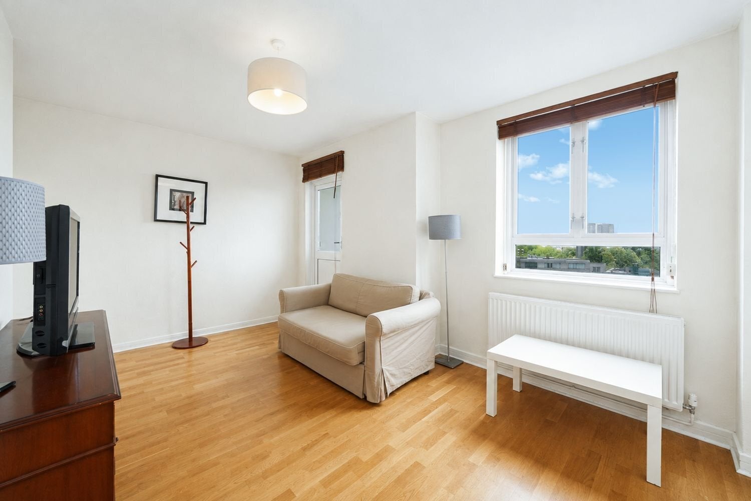 Flat Dorman Way in Greater London