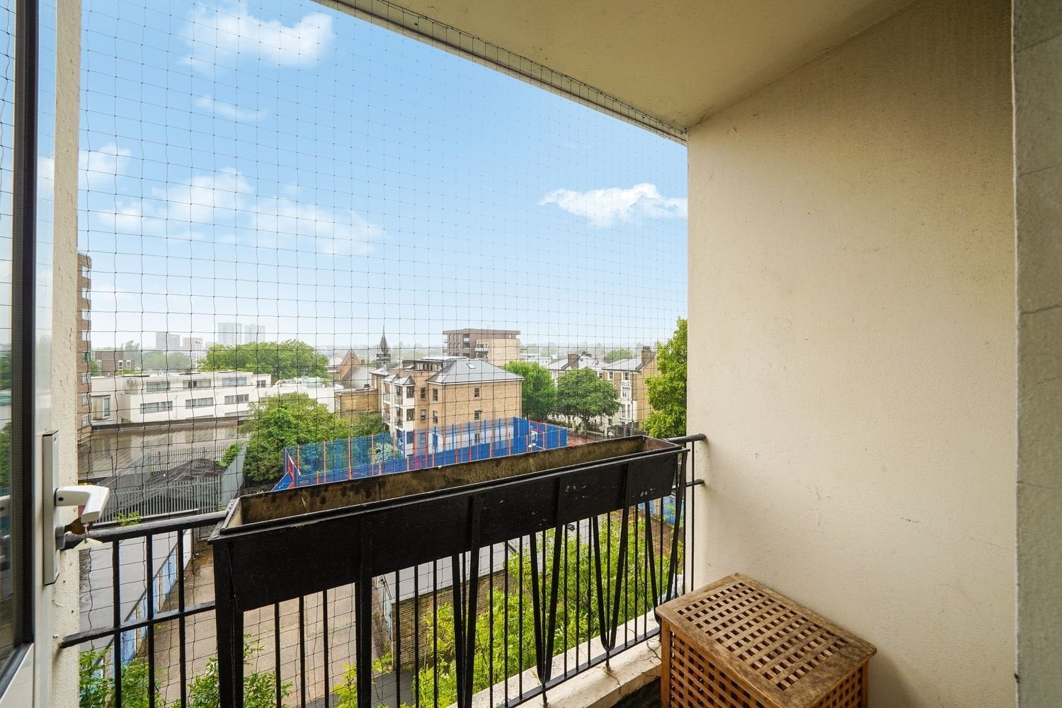 Flat Dorman Way in Greater London