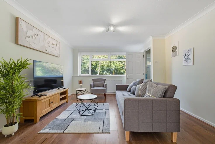 House Westfield Close in Cheshunt