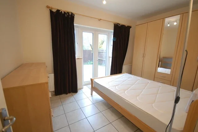 Flat Franciscan Road in Greater London