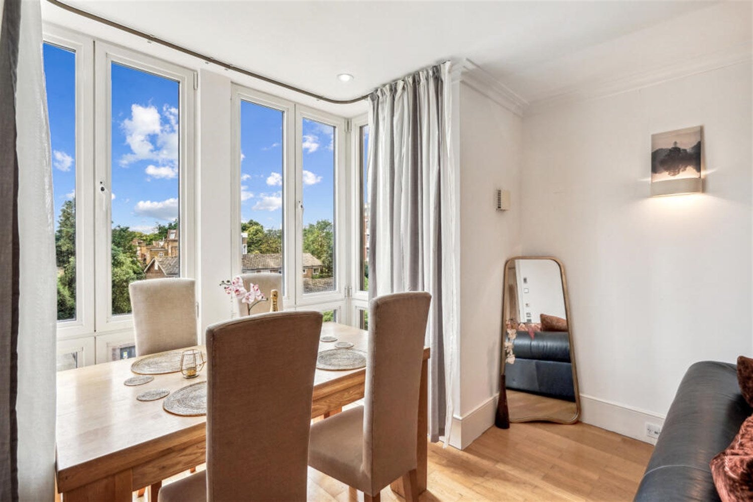 Flat Coleridge Gardens in London