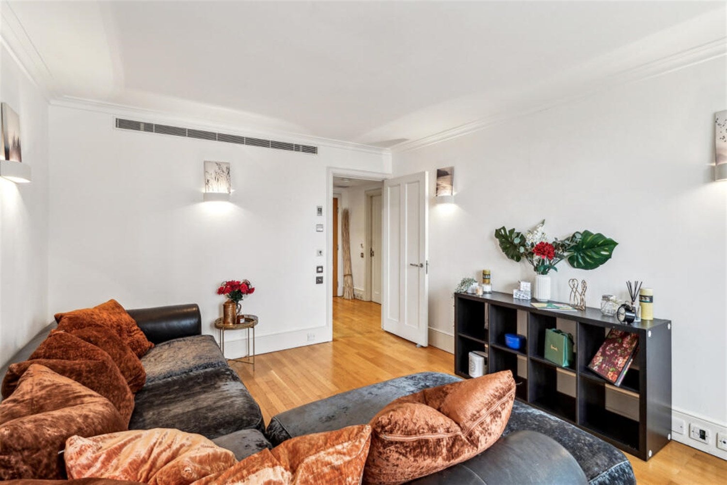 Flat Coleridge Gardens in London
