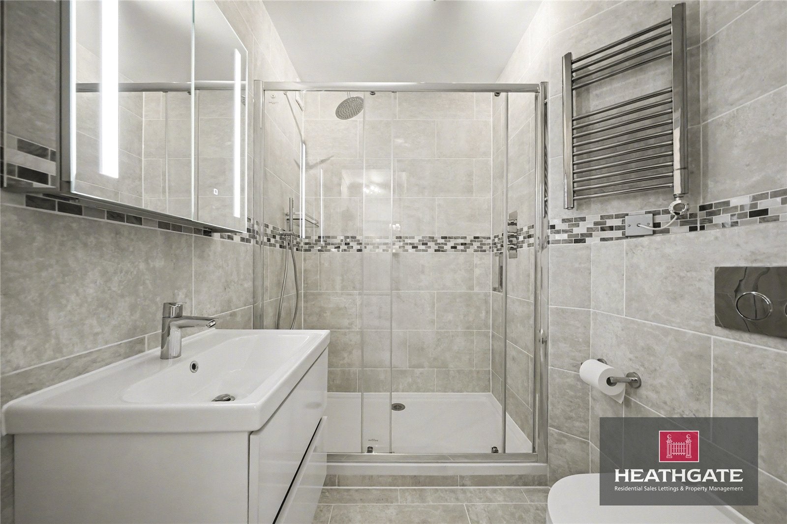 Flat Finchley Road in Greater London