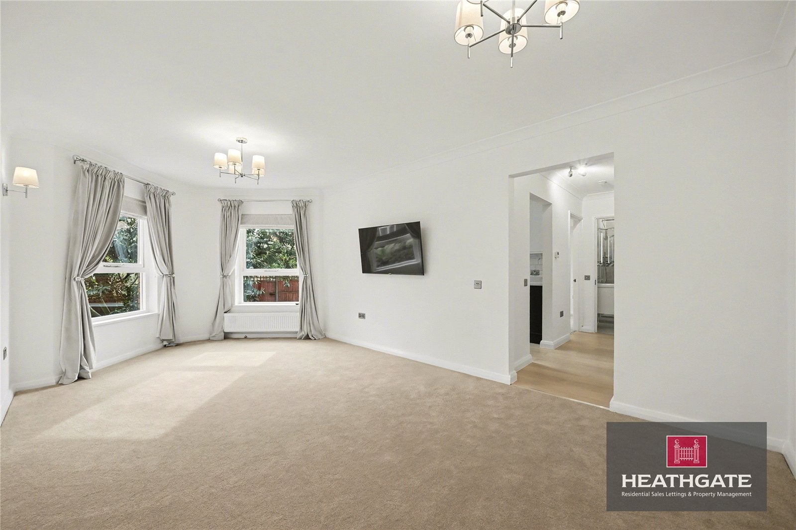 Flat Finchley Road in Greater London