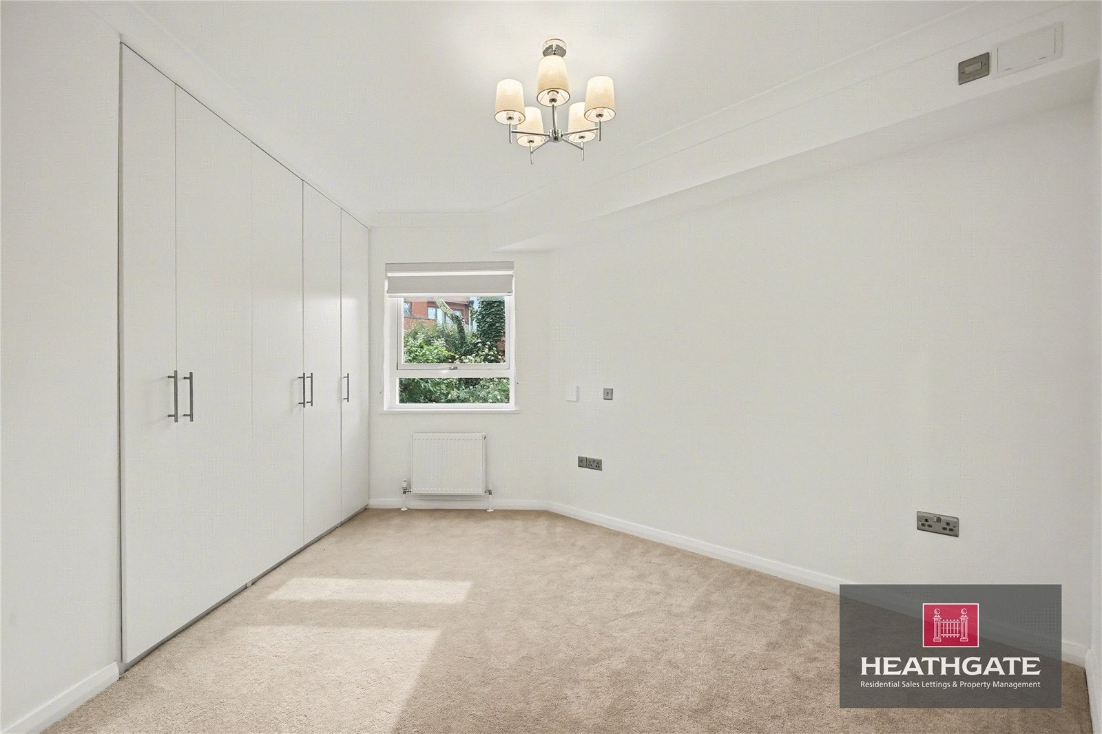 Flat Finchley Road in Greater London