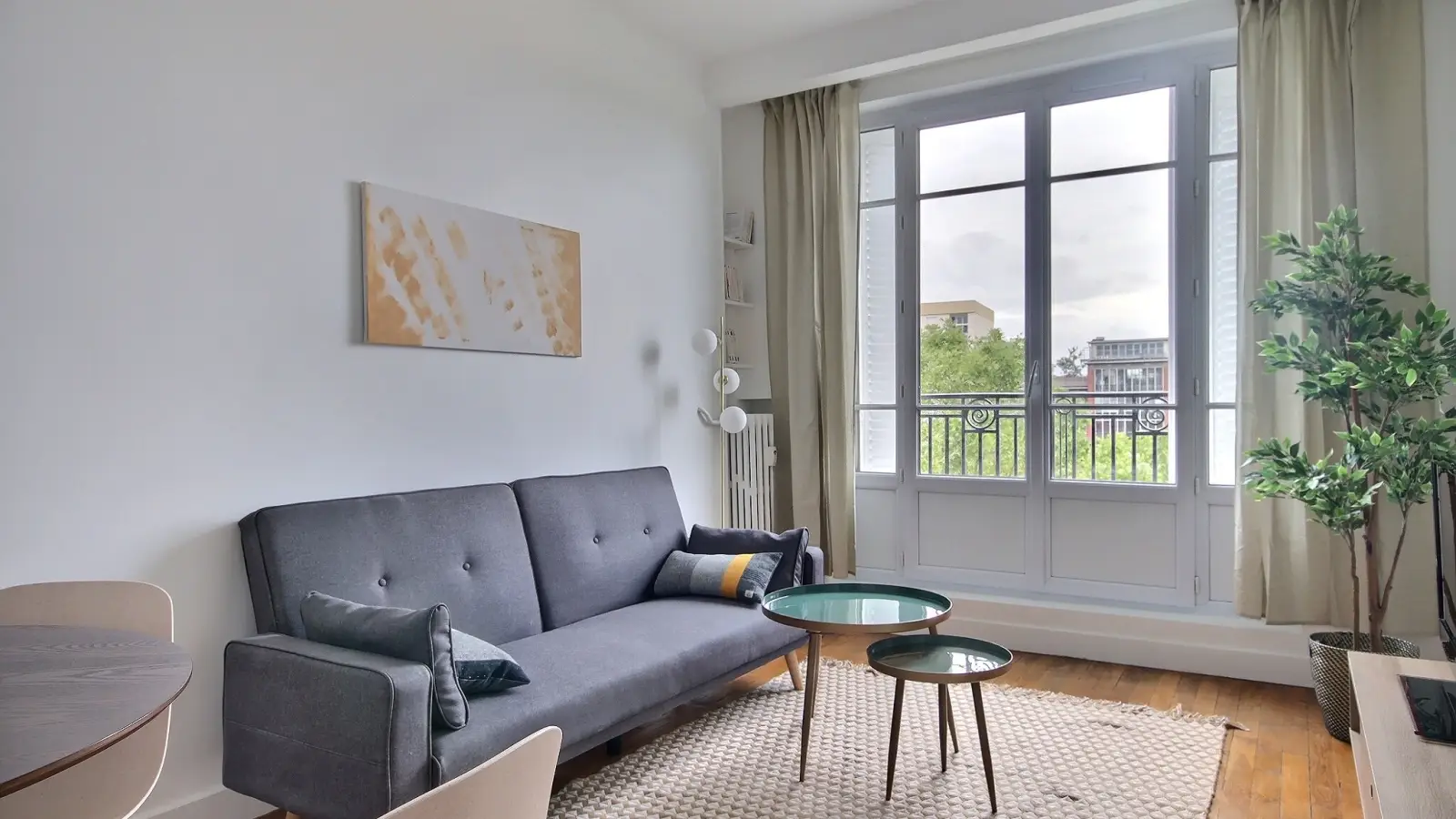Flat Avenue Simón Bolívar in Paris