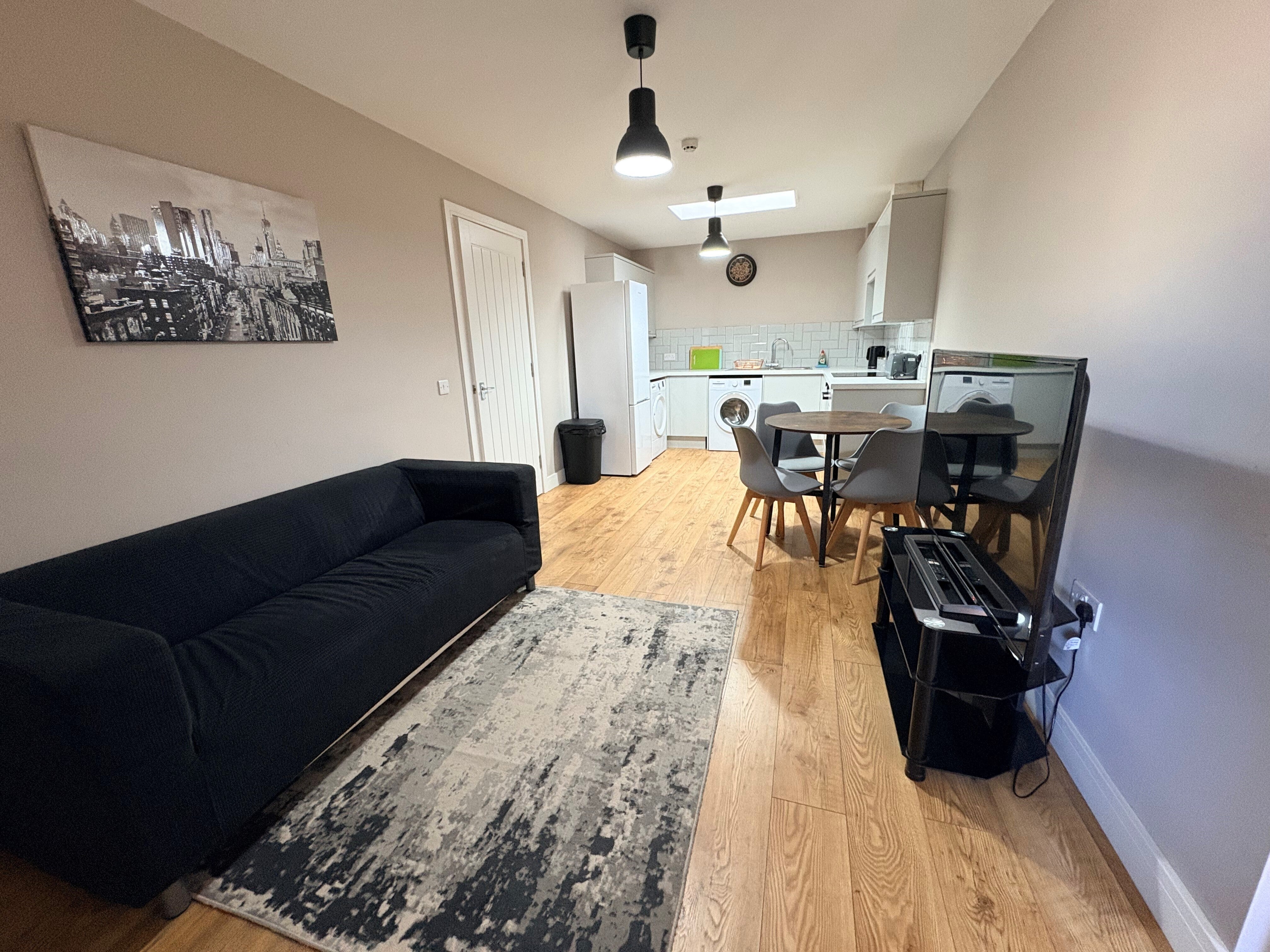 Flat Gloucester Road in Patchway