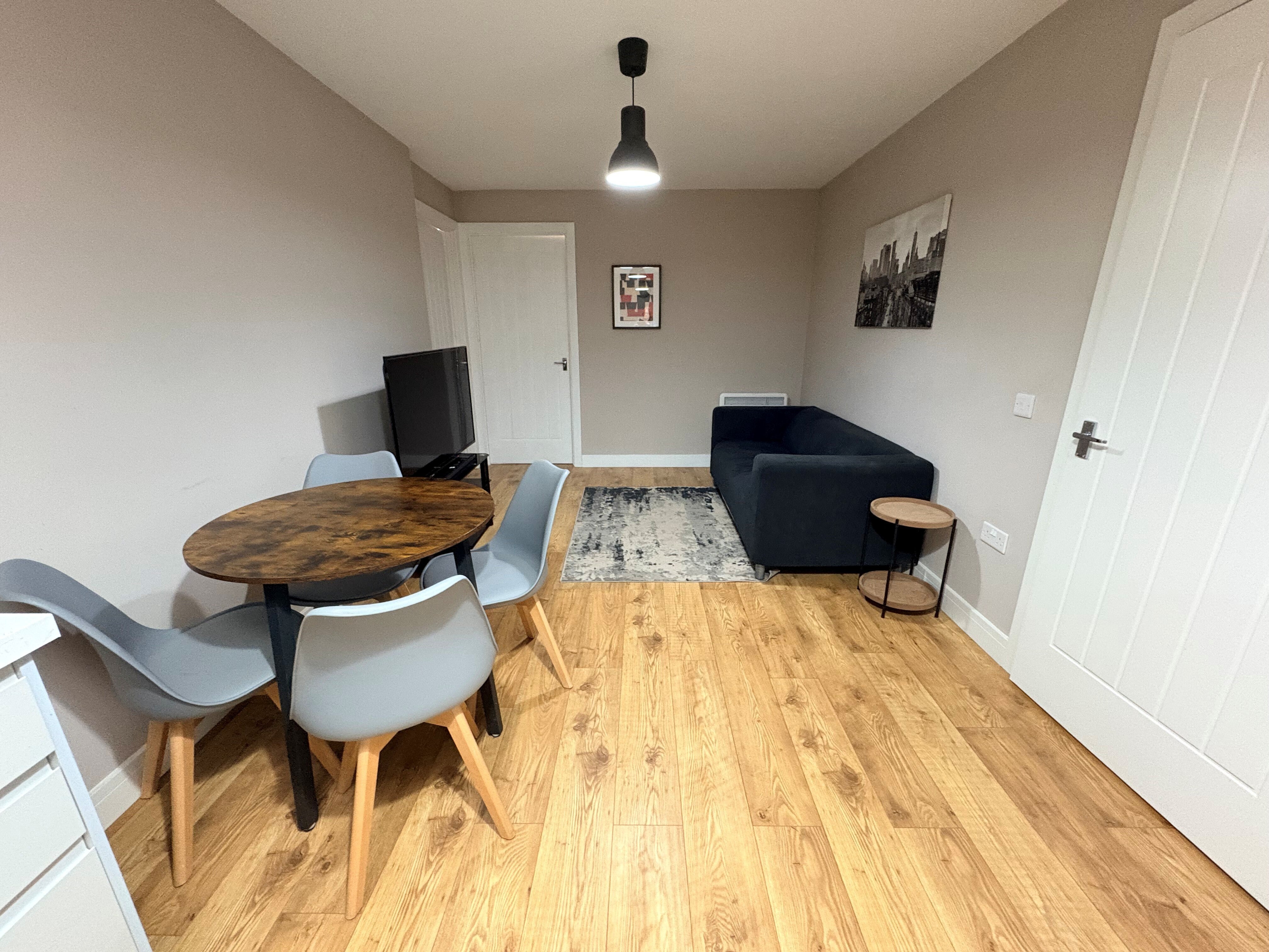Flat Gloucester Road in Patchway
